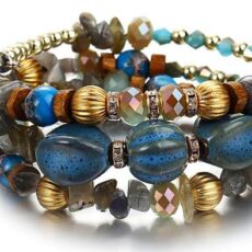 Kuldsete-sinakate helmestega käevõru