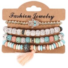 Erinevate käevõrude komplekt, värviline