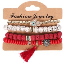 Erinevate käevõrude komplekt, punane