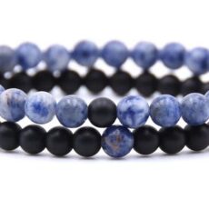 Siniste ja mustade kivikestega käevõru