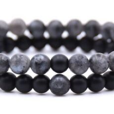 Hallide ja mustade kivikestega käevõru