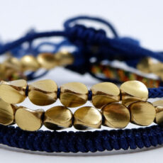 Sinine punutud 3-osaline käepael vasest helmestega