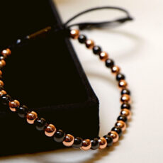 Vasest pärlitega käepael, kahevärviline